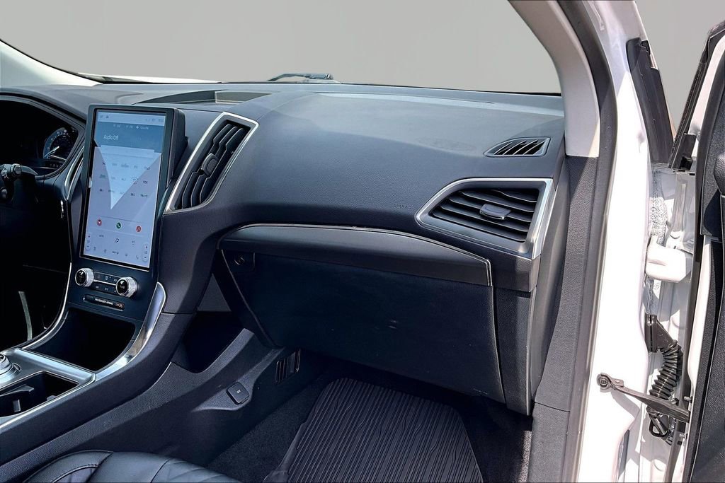 Certified 2024 Ford Edge Titanium AWD/4WD image 17
