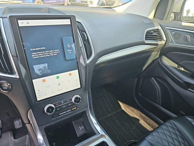 Certified 2024 Ford Edge Titanium AWD/4WD image 17