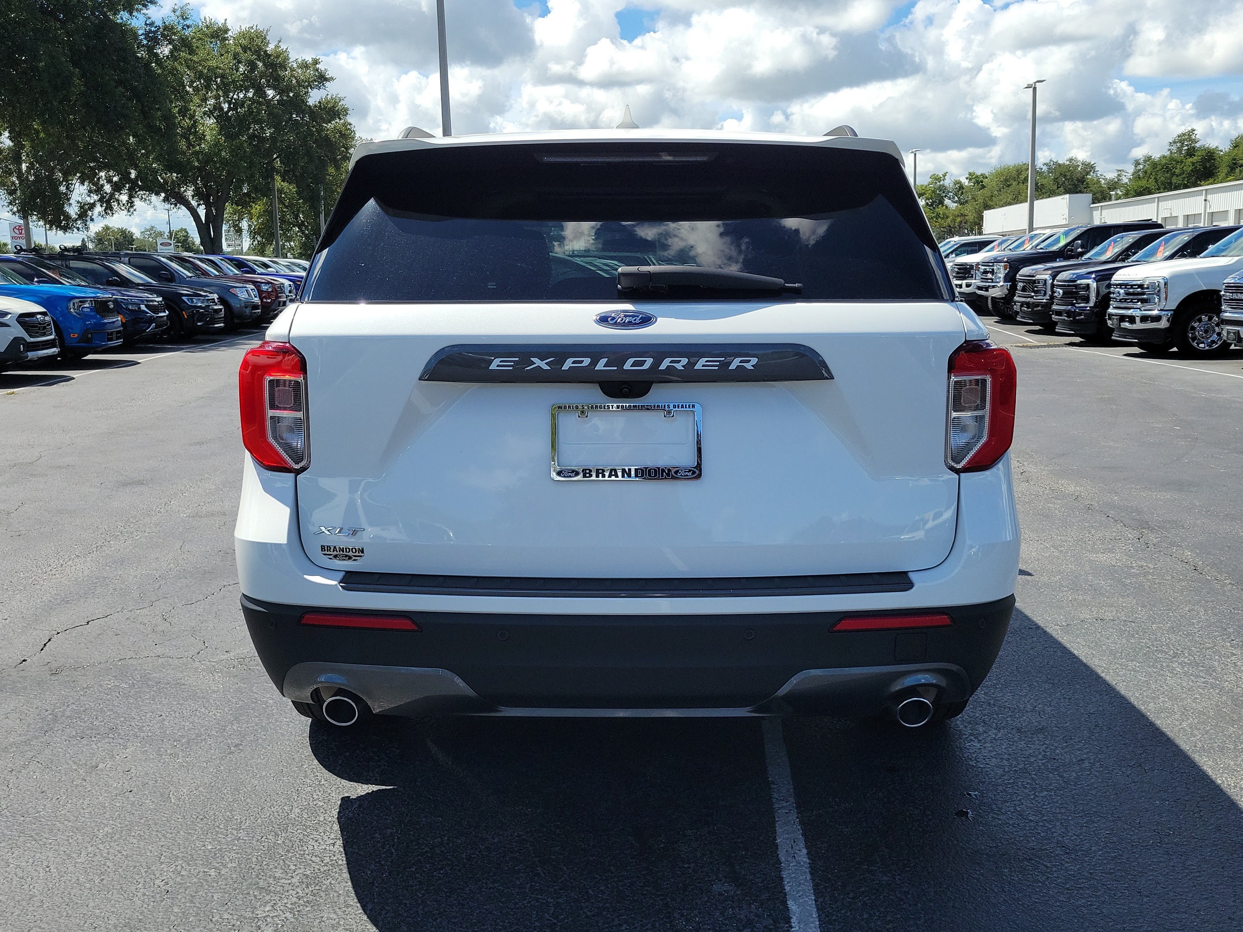 Certified 2024 Ford Explorer XLT w/ Equipment Group 202A RWD image 8
