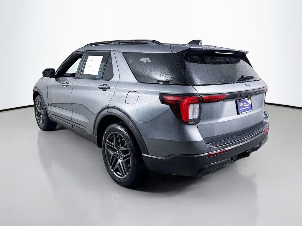 Certified 2025 Ford Explorer ST-Line w/ Premium Package image 3