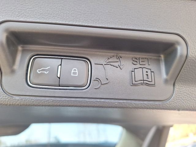 Certified 2023 Ford Explorer Limited image 11