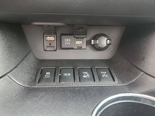 Used 2019 Toyota Highlander SE AWD/4WD image 24