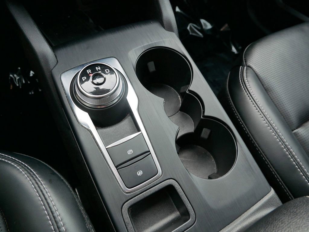 Certified 2025 Ford Escape Platinum image 27