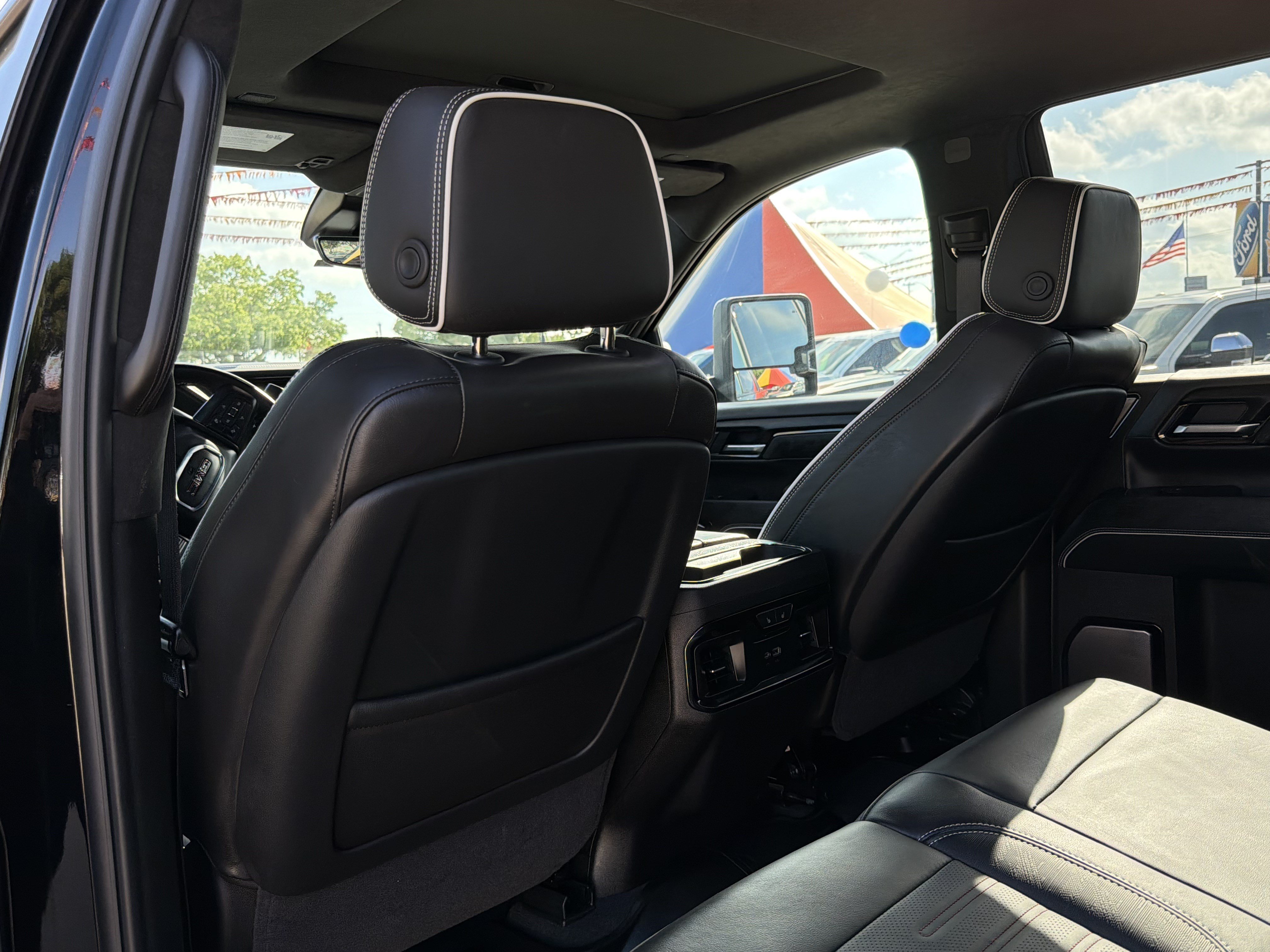 Used 2025 GMC Sierra 2500 AT4X AWD/4WD image 14