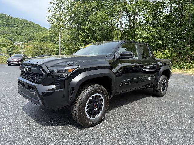 Used 2024 Toyota Tacoma TRD Off-Road AWD/4WD image 11