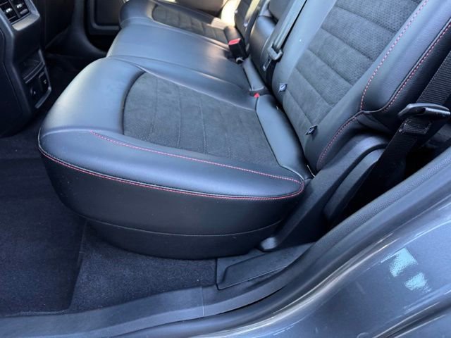 Certified 2024 Ford Edge ST-Line AWD/4WD image 12