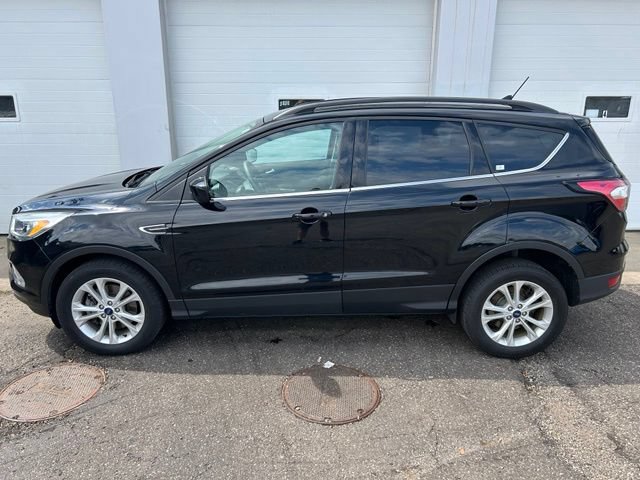 Certified 2018 Ford Escape SE w/ SE Sync 3 Package AWD/4WD image 3