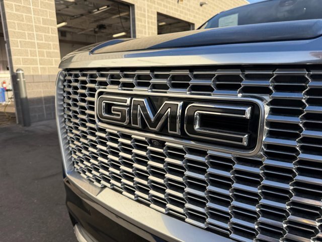 Used 2021 GMC Yukon XL Denali w/ Denali Ultimate Package AWD/4WD image 24