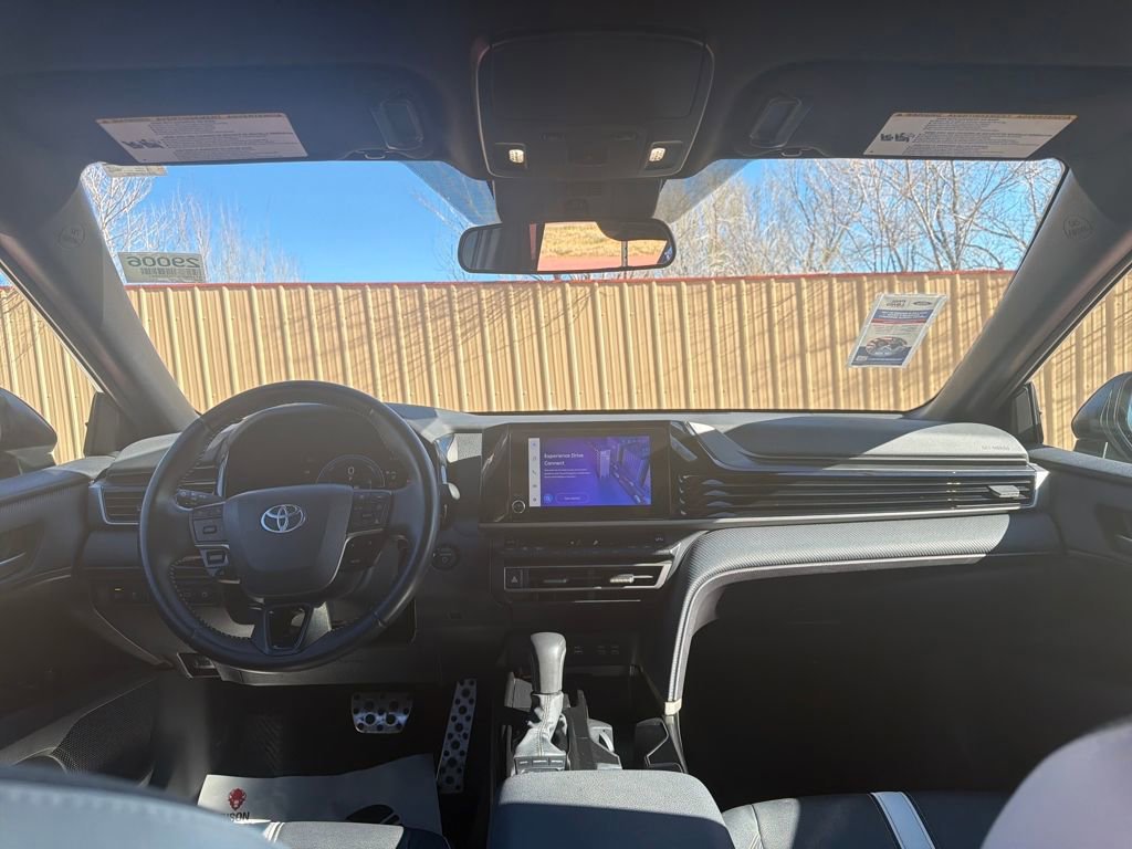 Used 2025 Toyota Camry SE FWD image 18