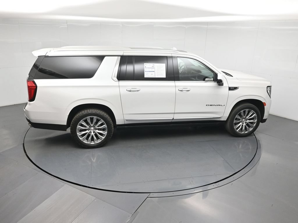 Used 2023 GMC Yukon XL Denali AWD/4WD image 44