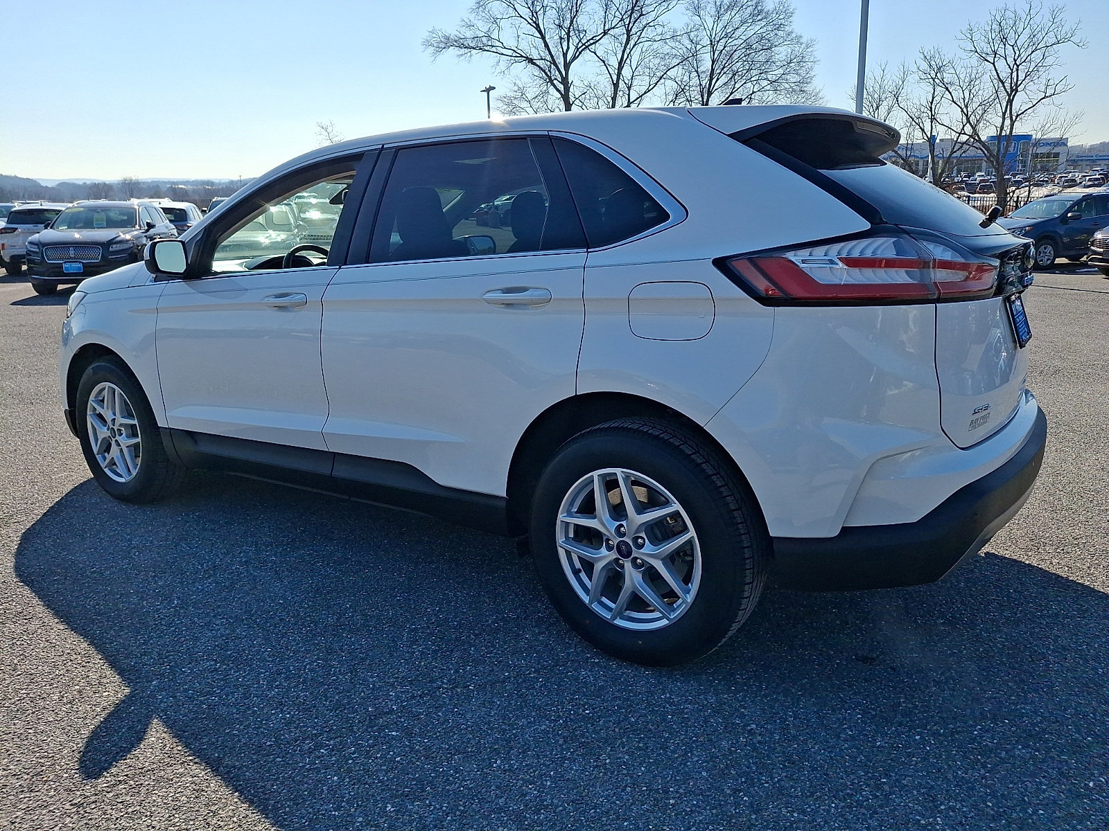 Certified 2022 Ford Edge SEL w/ Convenience Package image 2