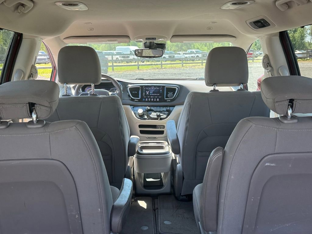 Used 2020 Chrysler Pacifica Touring w/ Advanced Safetytec Group FWD image 26