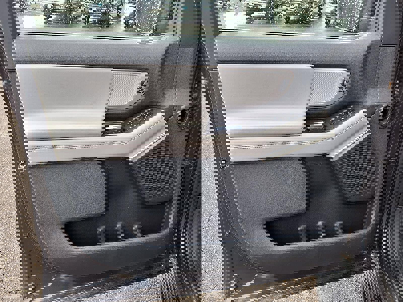 Certified 2025 Ford Expedition Active image 16