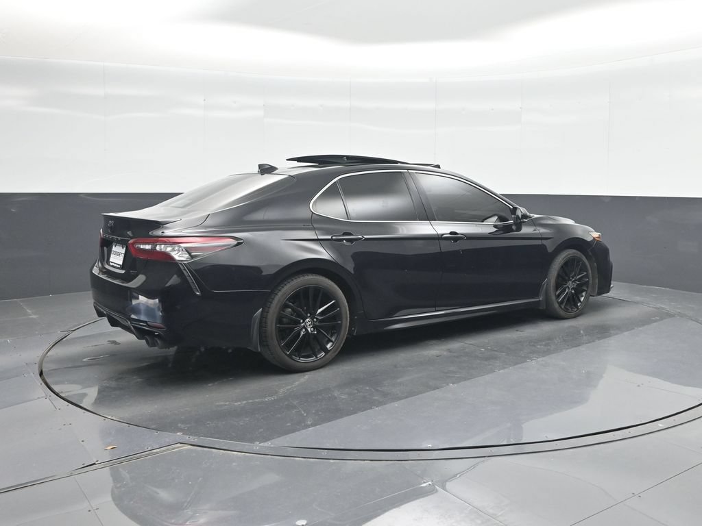Used 2022 Toyota Camry XSE FWD image 15