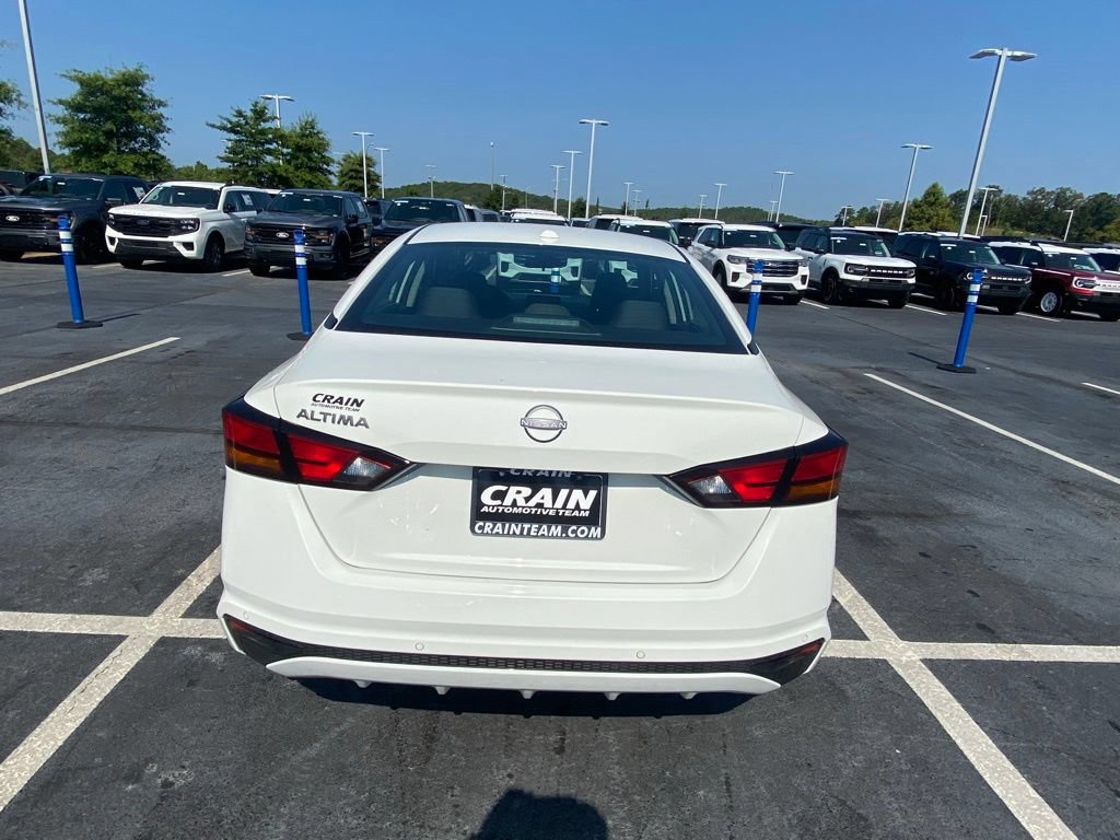 Used 2025 Nissan Altima 2.5 SV FWD image 6