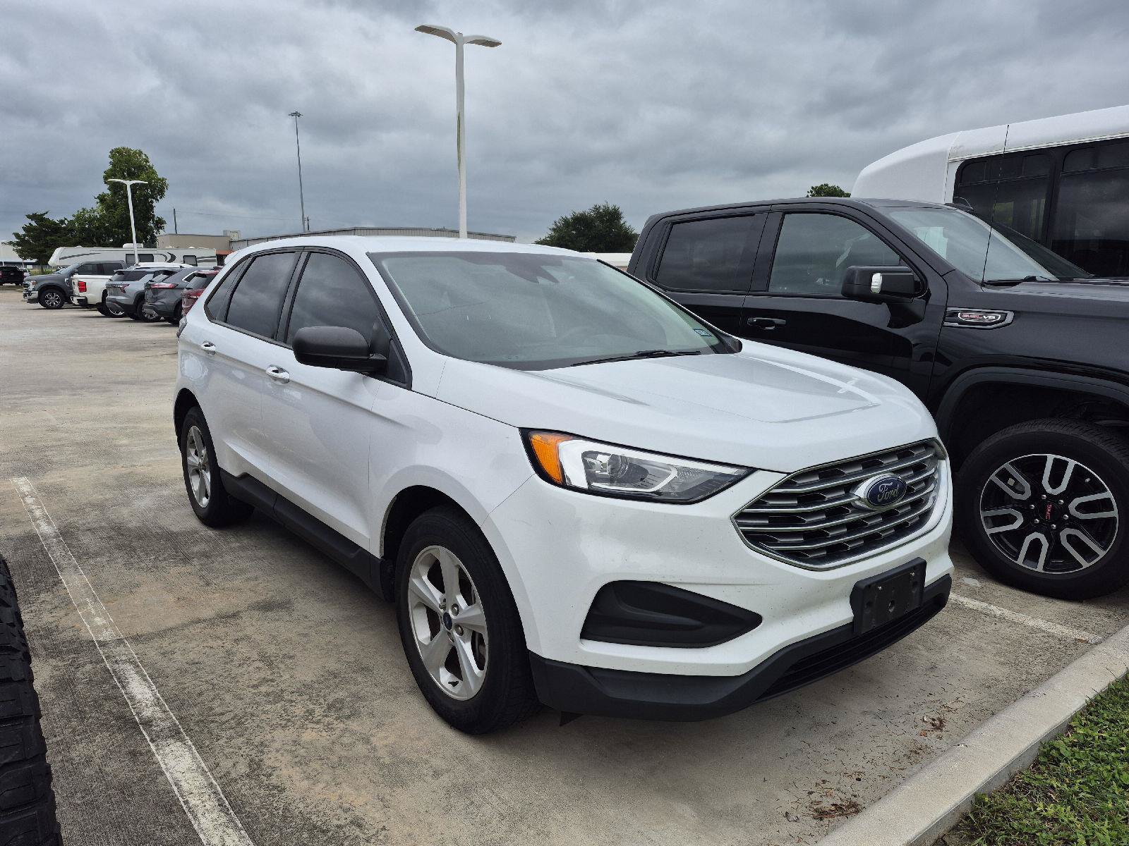 Certified 2021 Ford Edge SE FWD image 2