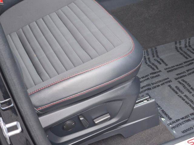 Certified 2025 Ford Explorer ST-Line w/ ST-Line Street Pack AWD/4WD image 8