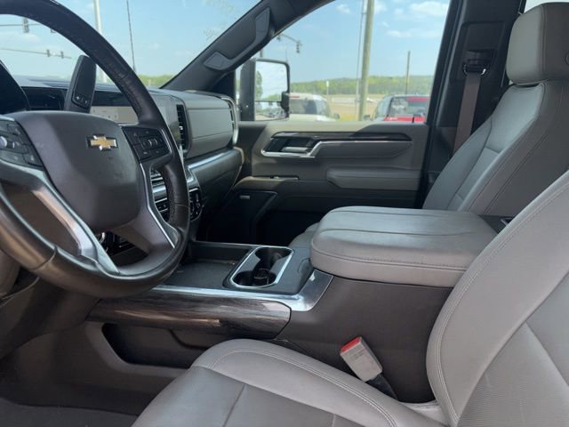 Used 2024 Chevrolet Silverado 2500 LTZ w/ LTZ Plus Package AWD/4WD image 16
