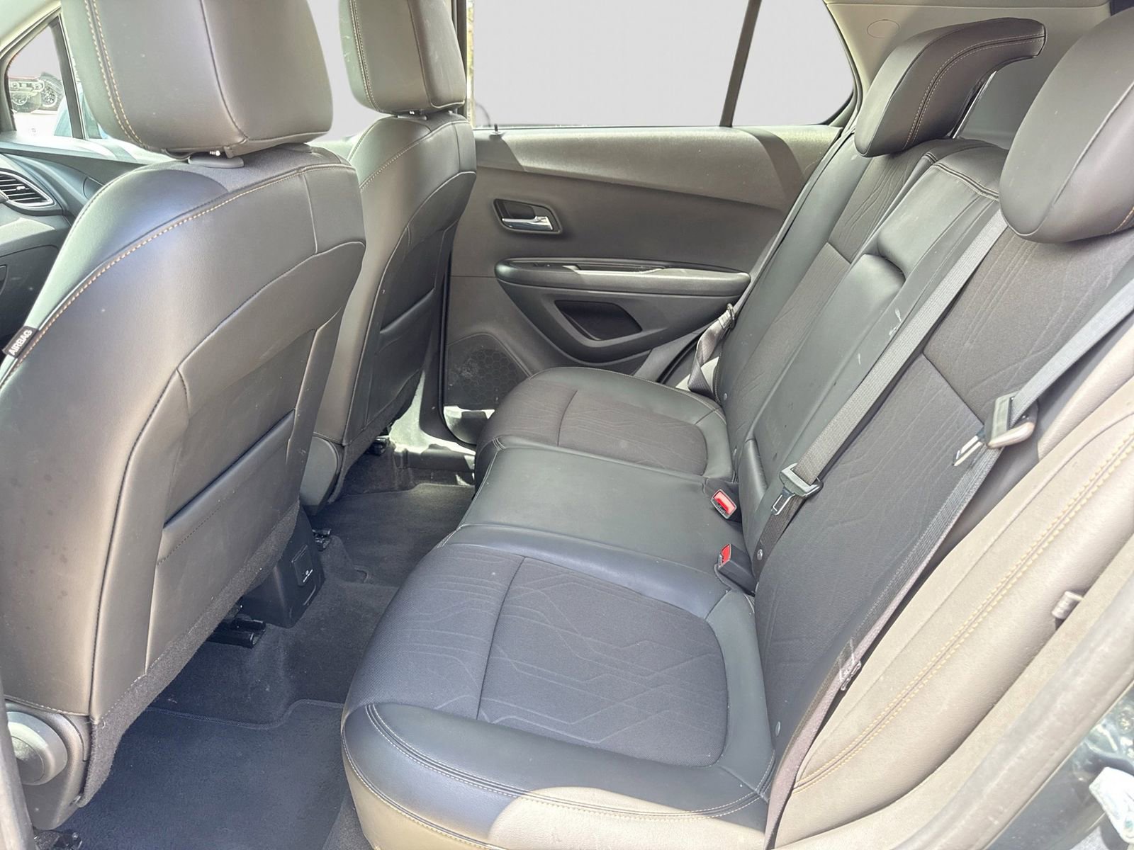 Used 2022 Chevrolet Trax LT w/ LT Convenience Package FWD image 22