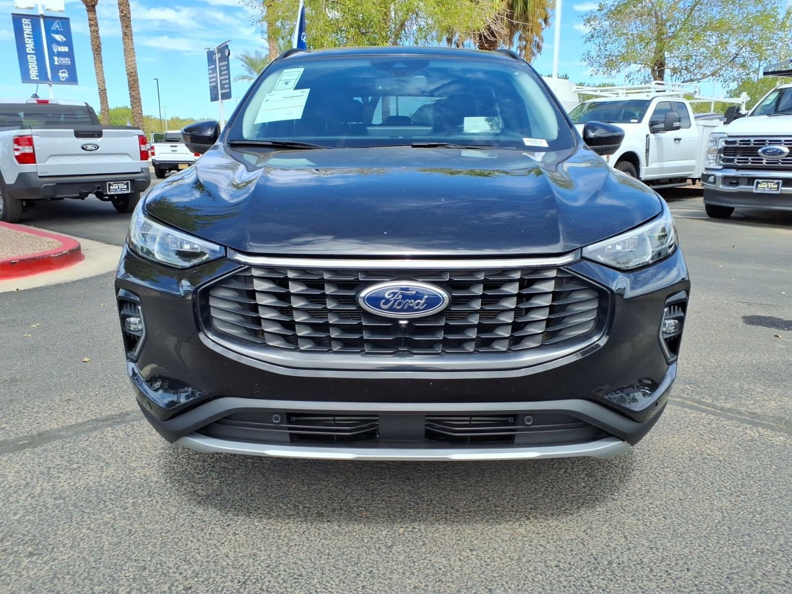 Certified 2023 Ford Escape Platinum w/ Premium Technology Package AWD/4WD image 2
