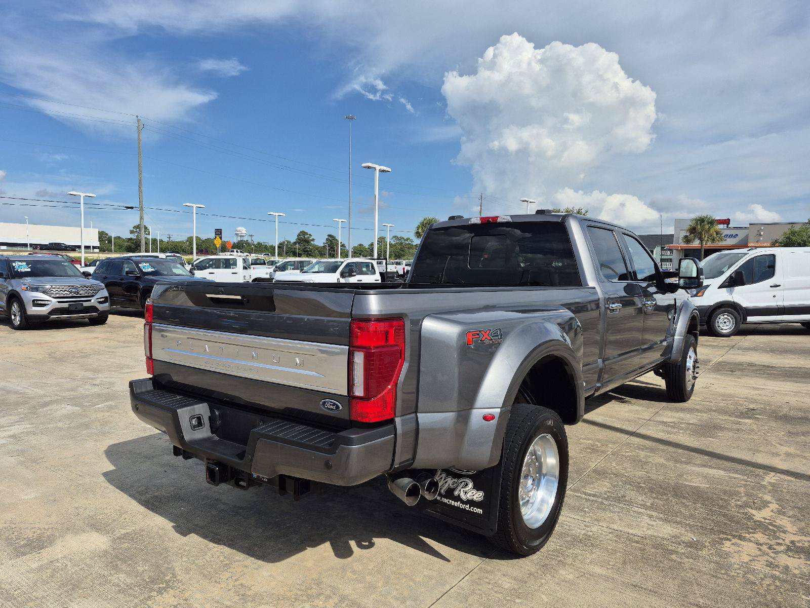 Certified 2022 Ford F450 Platinum w/ FX4 Off-Road Package AWD/4WD image 18