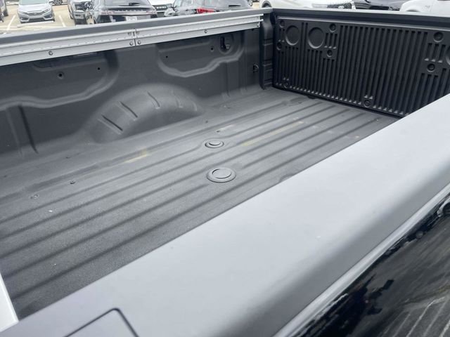 Used 2024 Nissan Titan SV w/ SV Convenience Package AWD/4WD image 12