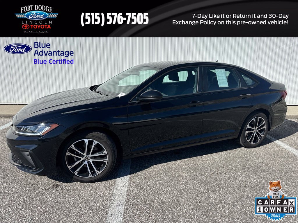 Used 2025 Volkswagen Jetta Sport FWD image 1