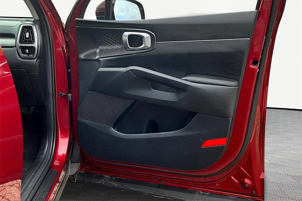 Used 2022 Kia Sorento LX image 23