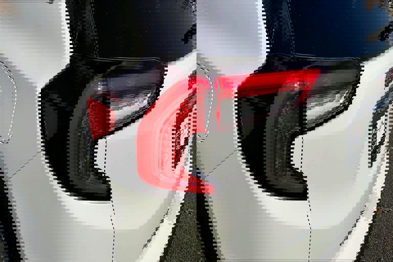 Used 2023 GMC Terrain SLE w/ Driver Convenience Package image 26