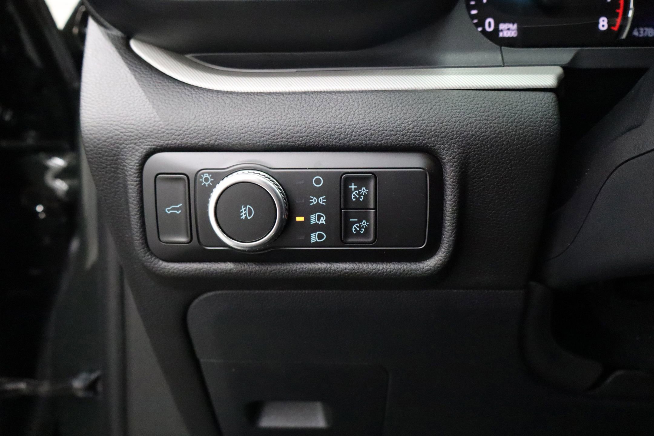 Certified 2023 Ford Explorer XLT w/ Equipment Group 202A RWD image 21