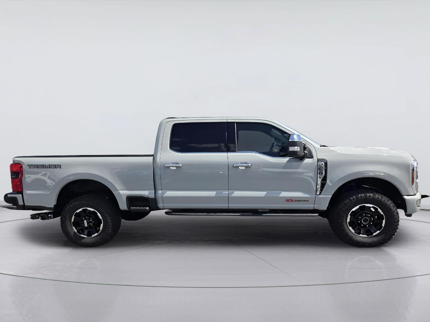 Certified 2026 Ford F250 Platinum w/ Platinum Plus Package AWD/4WD image 4