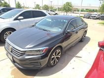 Used 2022 Volkswagen Passat 2.0T SE FWD image 1
