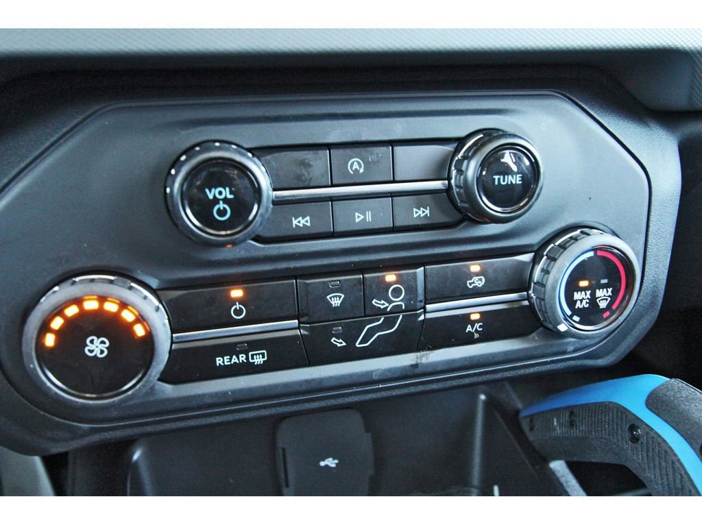 Certified 2024 Ford Bronco Black Diamond AWD/4WD image 25