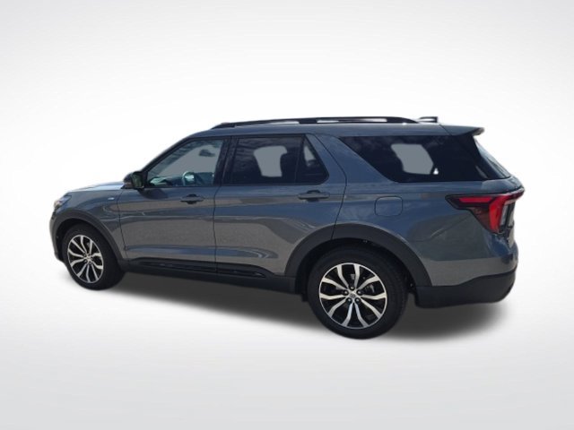 Certified 2026 Ford Explorer ST-Line w/ Premium Package RWD image 5