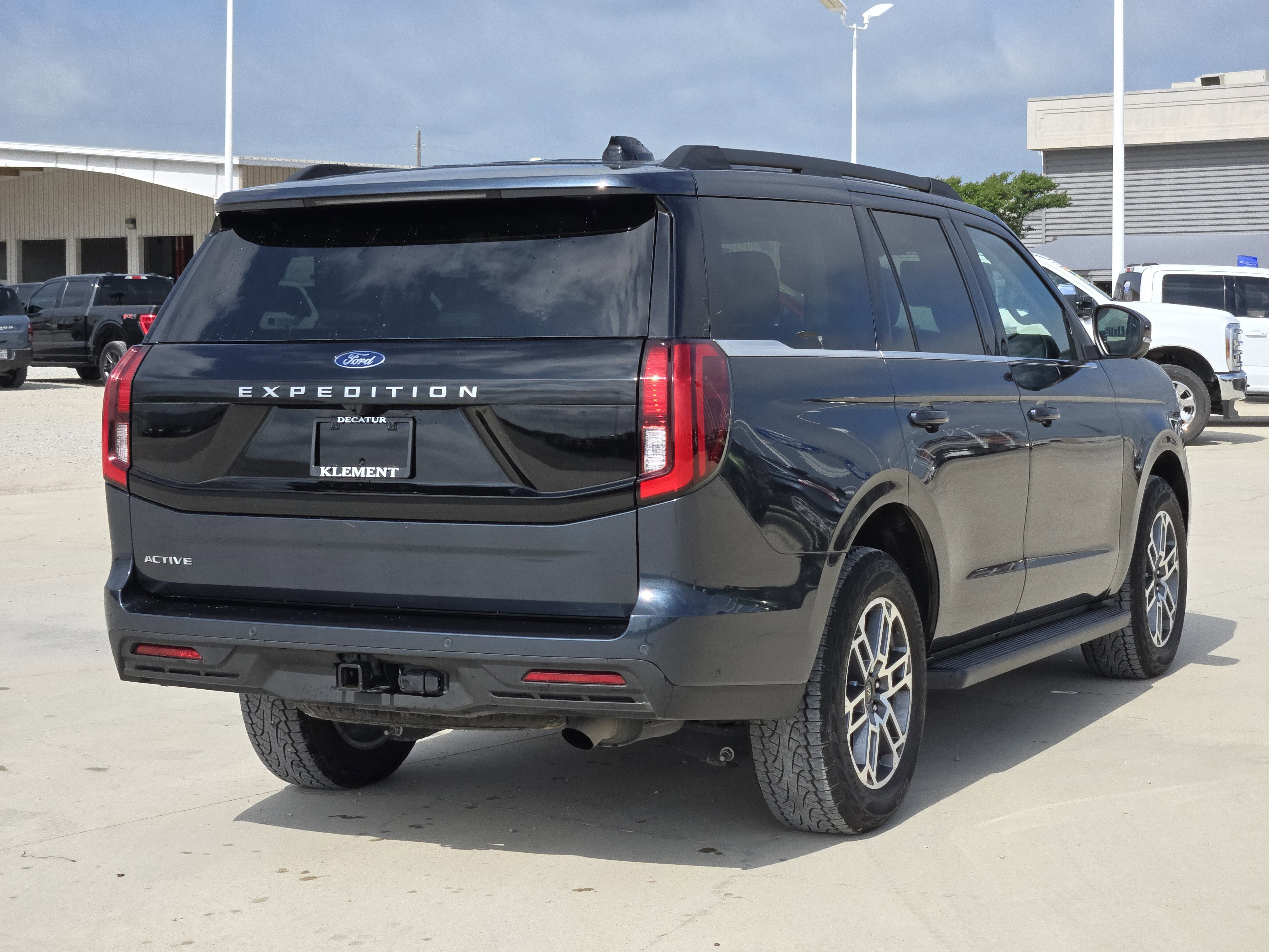 Certified 2025 Ford Expedition Active AWD/4WD image 5