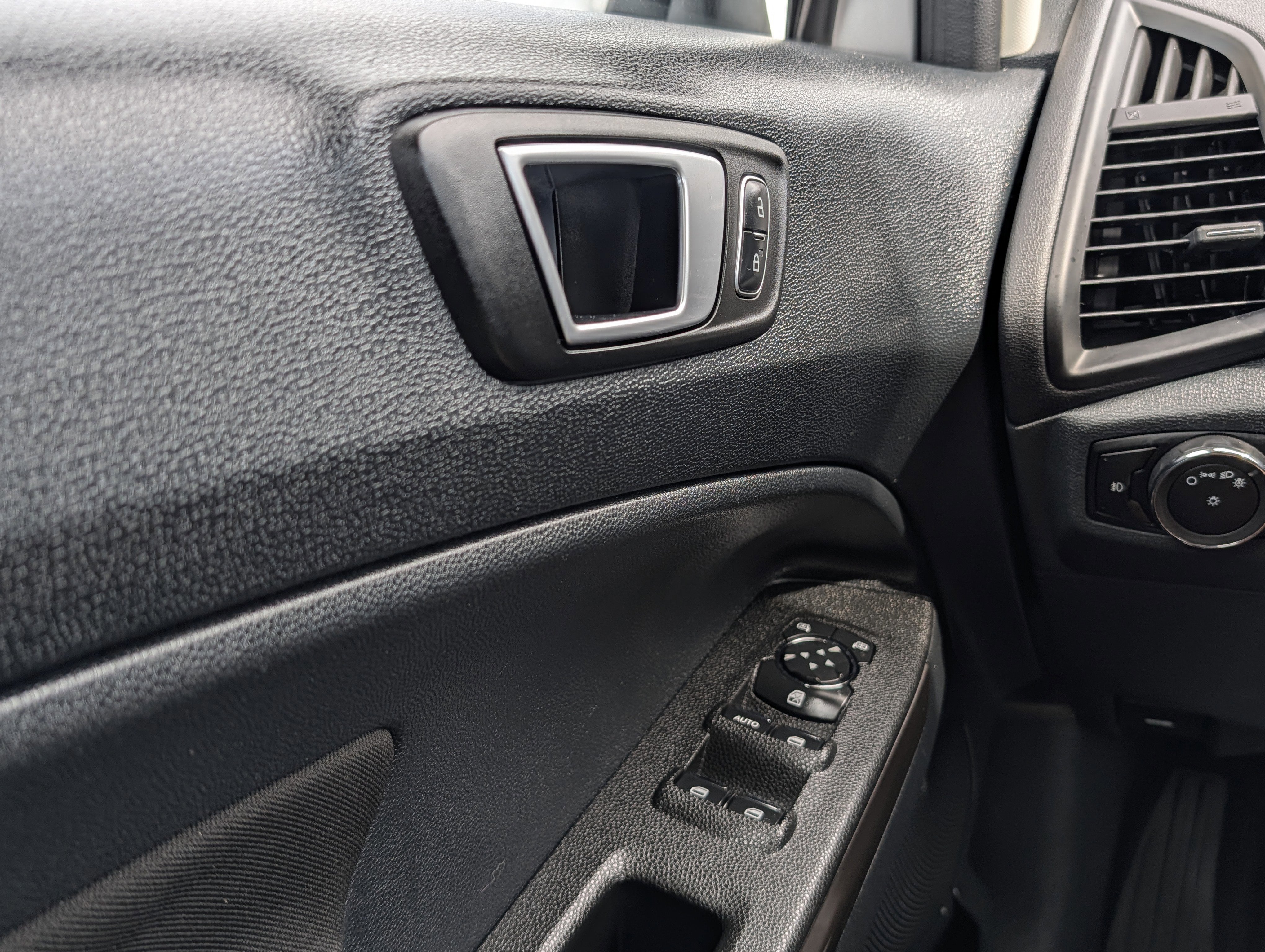 Certified 2019 Ford EcoSport SE w/ Interior Protection Package image 24