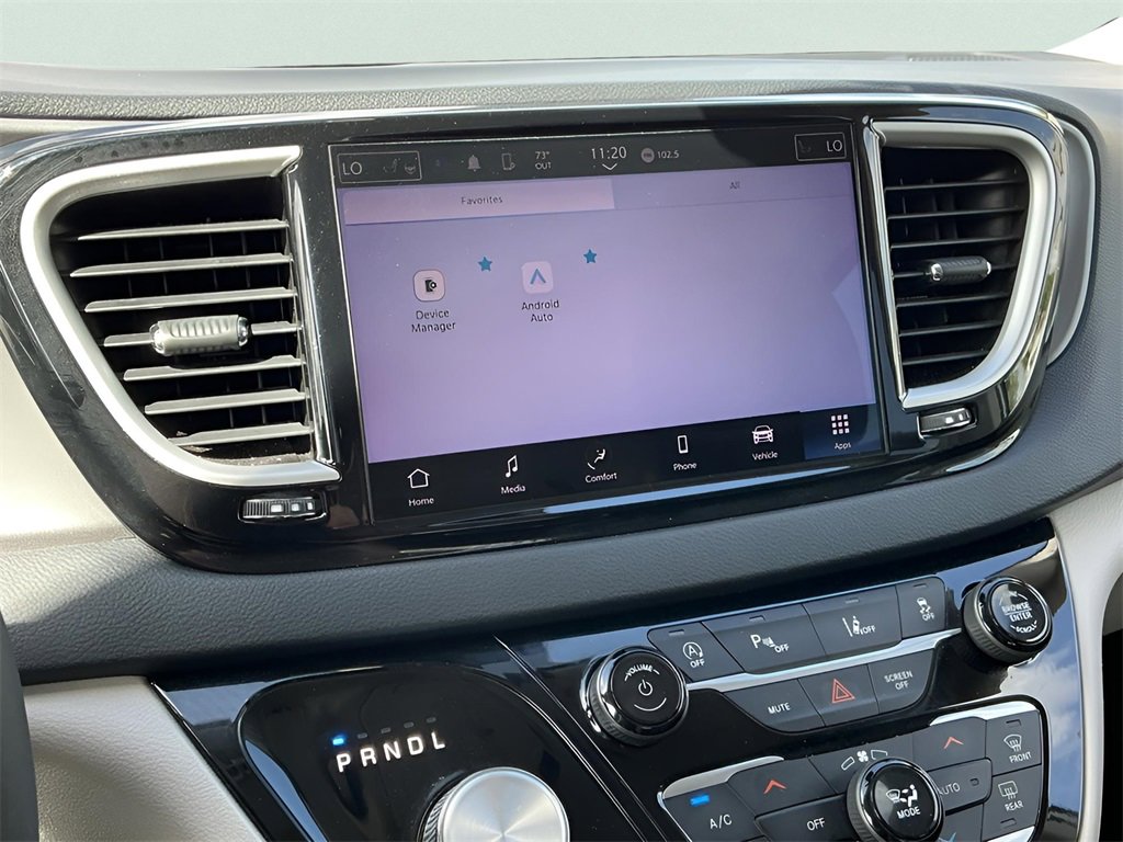 Used 2023 Chrysler Pacifica Touring-L image 33