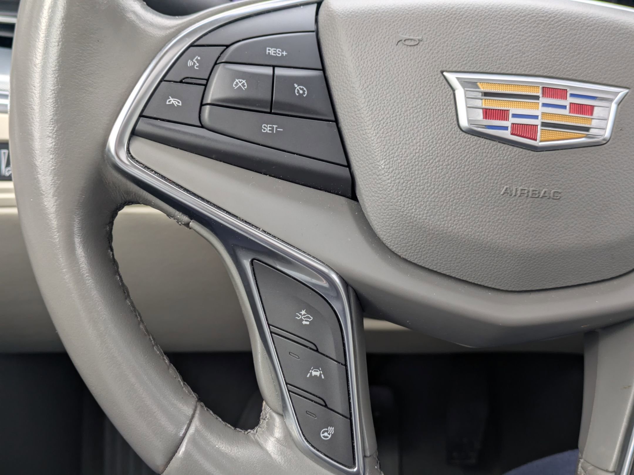 Used 2019 Cadillac XT5 Premium Luxury w/ Driver Assist Package image 17