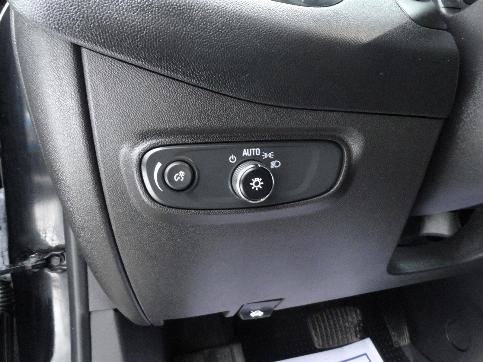 Used 2023 Chevrolet Equinox LT image 11