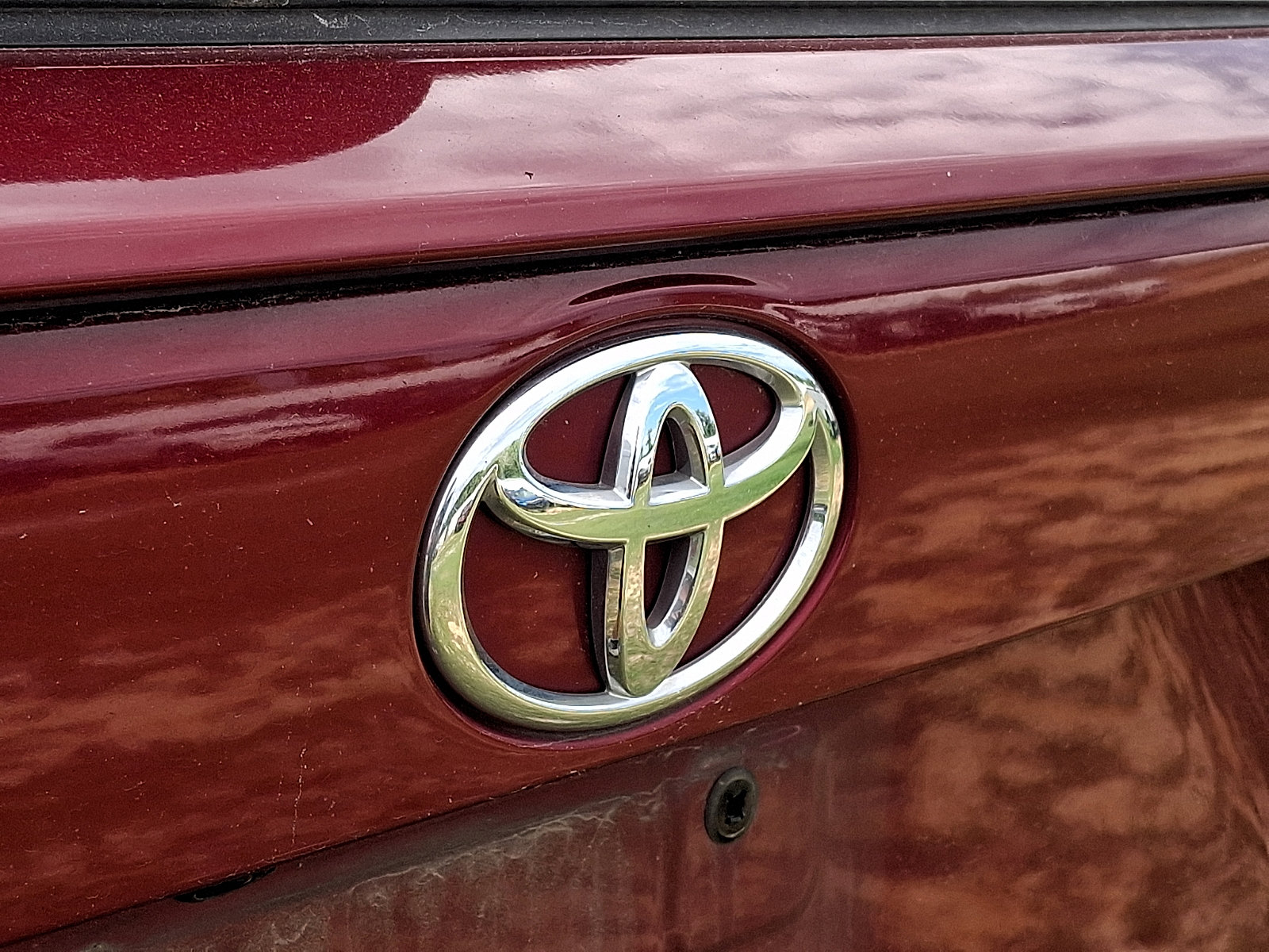 Used 2022 Toyota RAV4 XLE w/ Convenience Package AWD/4WD image 4