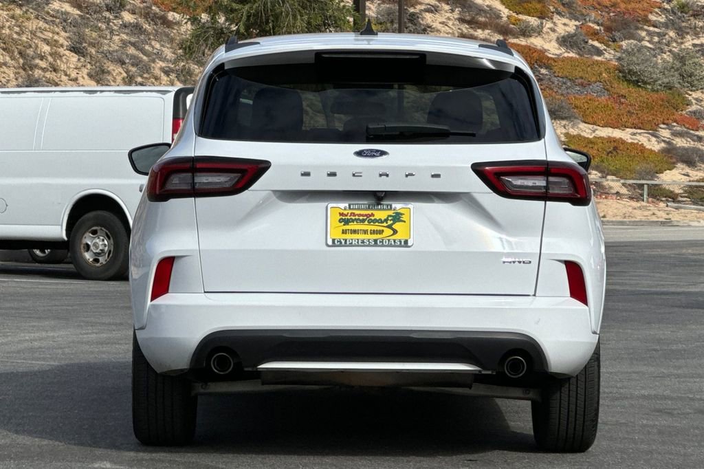 Certified 2023 Ford Escape ST-Line AWD/4WD image 4
