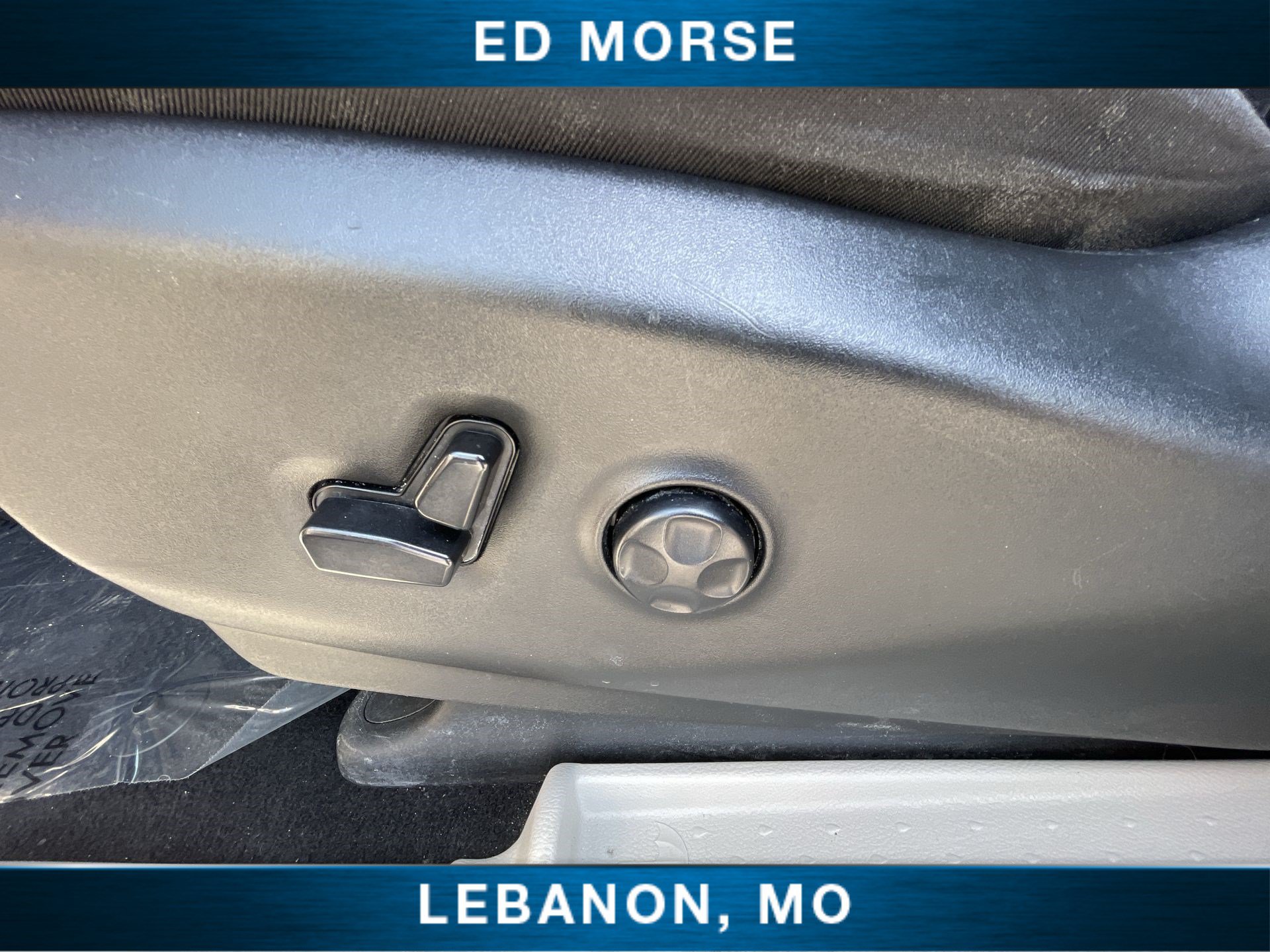 Used 2023 Chrysler Pacifica Touring-L FWD image 32