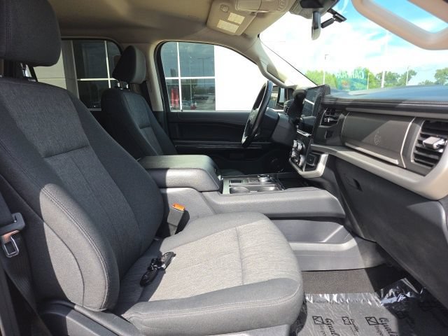 Certified 2024 Ford Expedition XLT RWD image 16