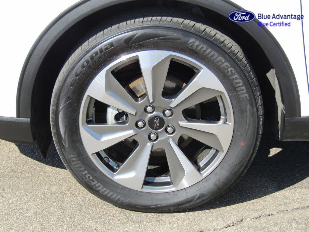 Certified 2025 Ford Escape Platinum w/ Premium Technology Package AWD/4WD image 4