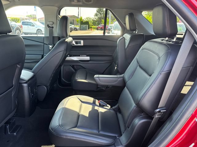Certified 2024 Ford Explorer XLT w/ Equipment Group 202A AWD/4WD image 9