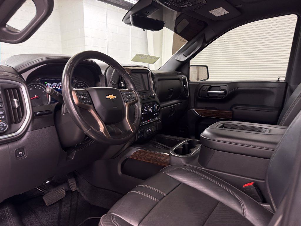 Used 2021 Chevrolet Silverado 1500 High Country w/ Technology Package AWD/4WD image 6
