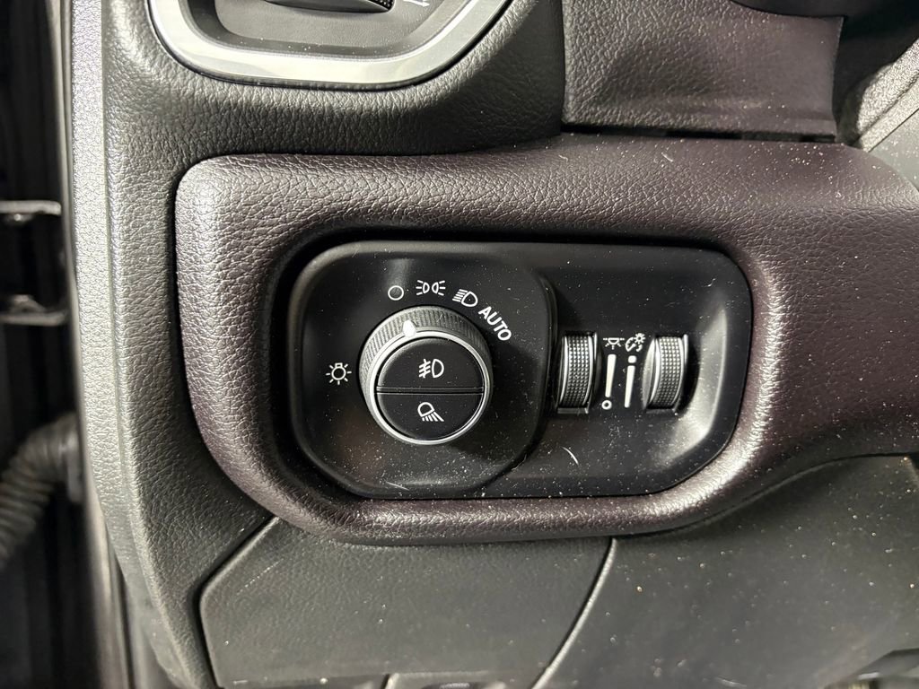 Used 2024 RAM 3500 Laramie w/ Towing Technology Group image 14