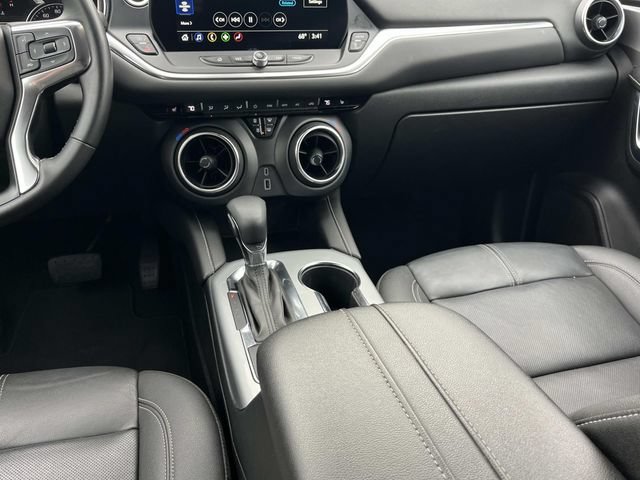 Used 2024 Chevrolet Blazer LT FWD image 17