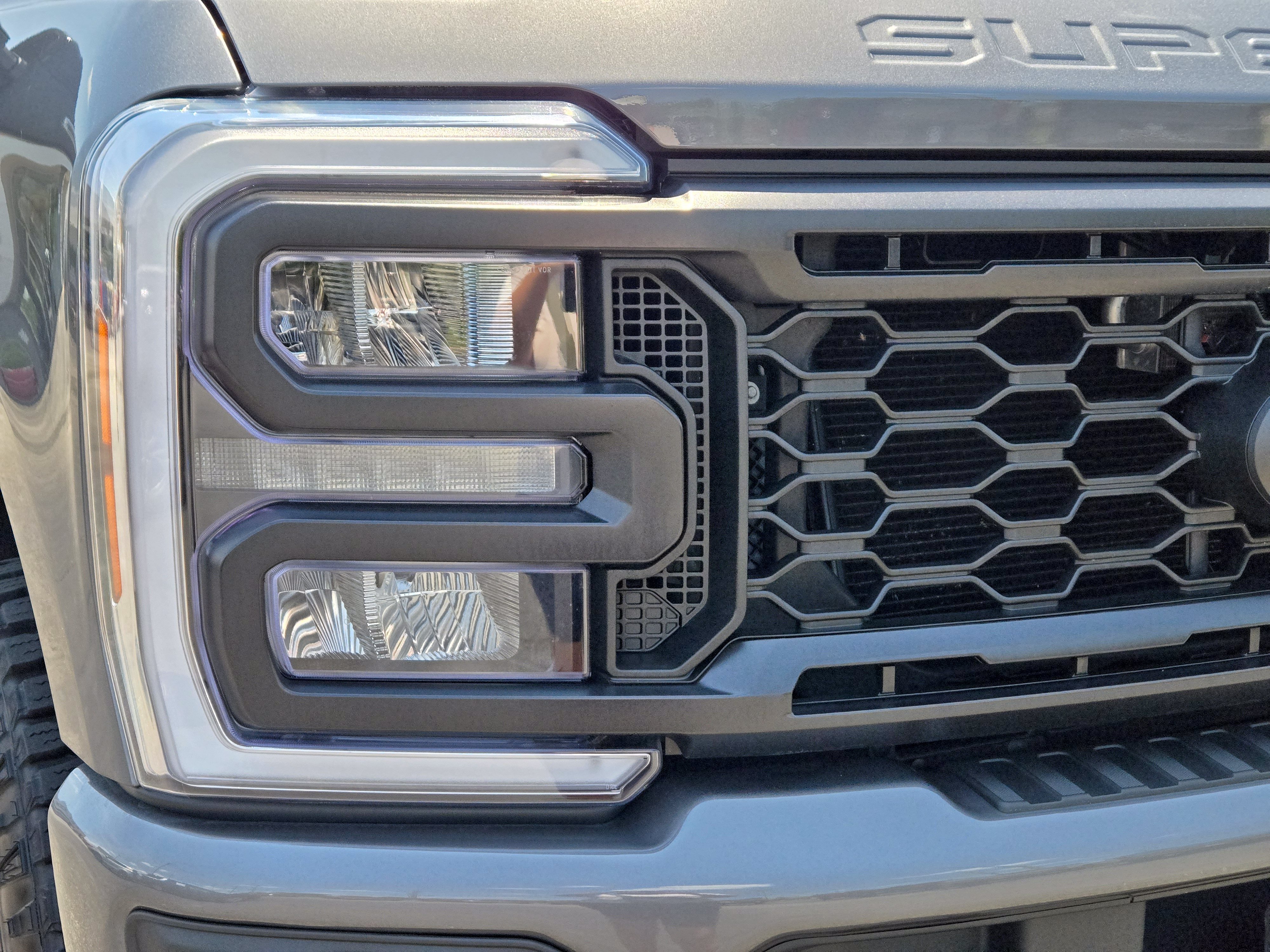 Certified 2024 Ford F250 Lariat w/ Lariat Ultimate Package AWD/4WD image 4