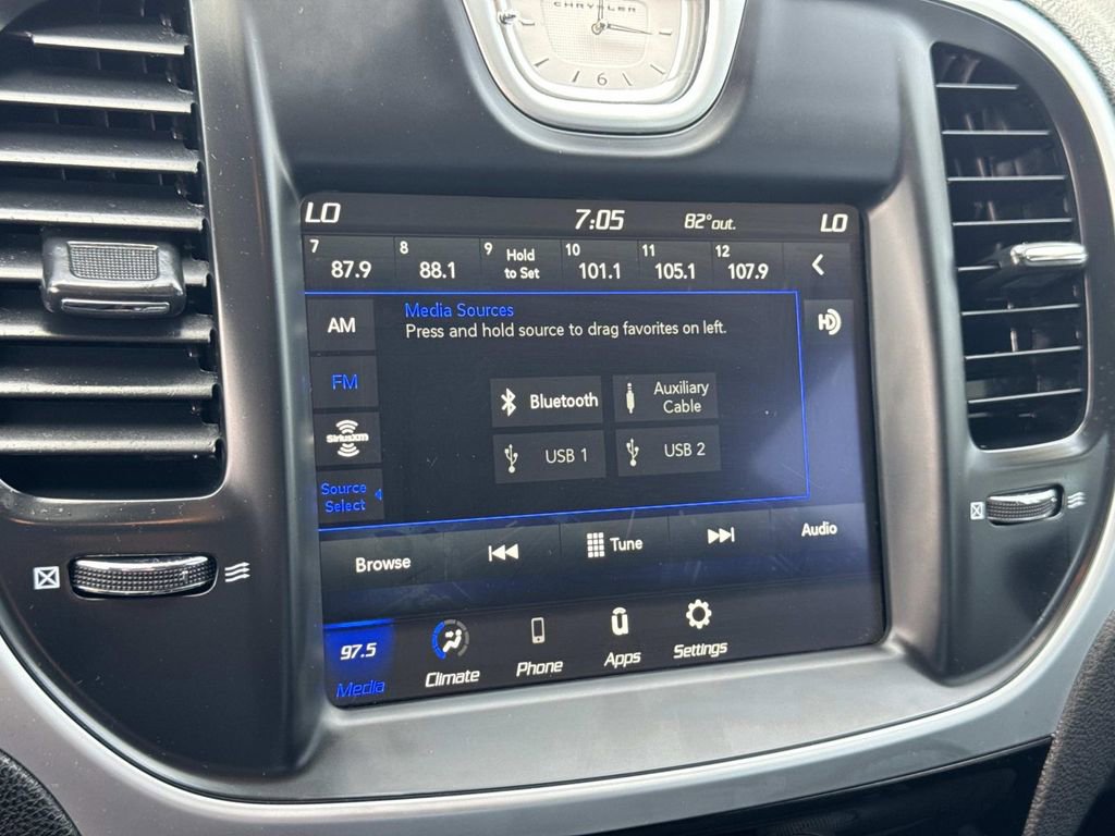 Used 2023 Chrysler 300 Touring image 14